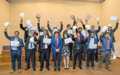 Nuevos titulados y tituladas del Departamento de Ingeniería en Obras Civiles se reúnen en una solemne ceremonia