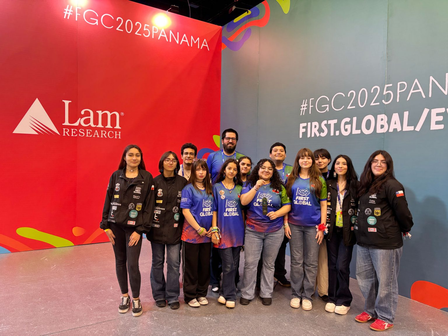 Estudiante de Ingeniería Civil en Obras Civiles, Andrea Arias Medrano participa como mentora del Team Chile en competencia mundial de robótica en Panamá